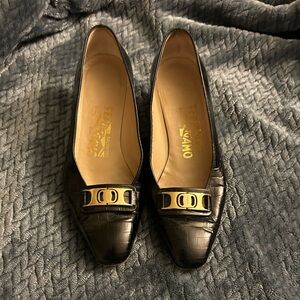 SALVATORE FERRAGAMO Boutique Gancini Gold Buckle Black Croc Leather Shoes 5.5